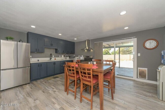 Building Photo - 13052 N 40th Pl