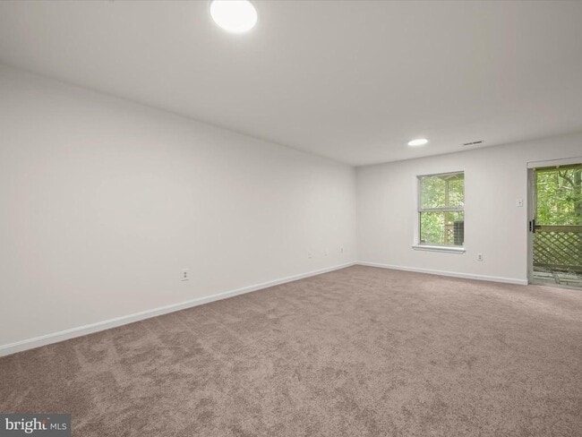 Building Photo - 9537 Clocktower Ln