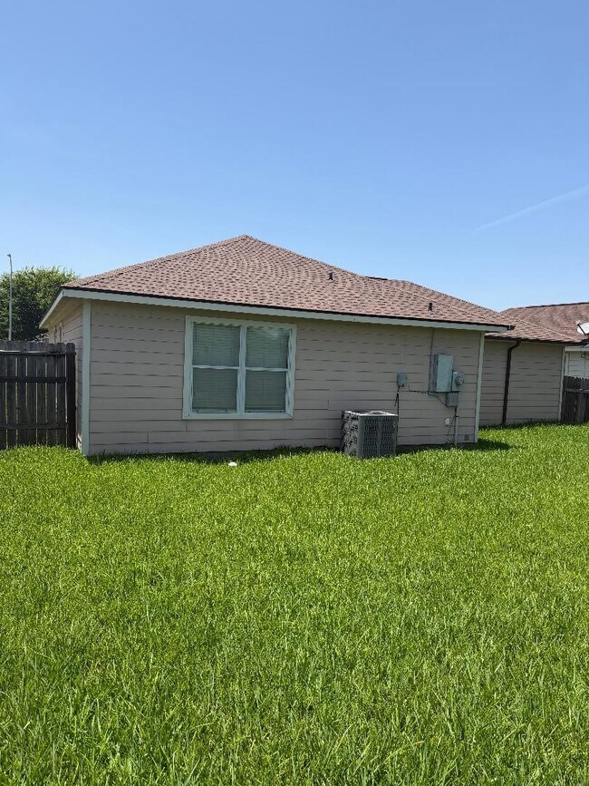 Building Photo - 11827 Cape Hyannis Dr