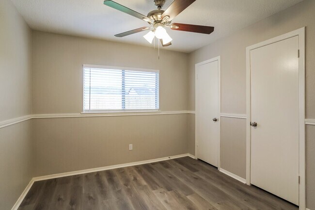 Building Photo - 2138 Pilgrims Point Dr