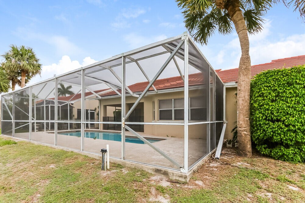 Building Photo - 2638 Country Golf Dr