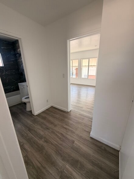 Building Photo - 760 1/2 S Hillview Ave