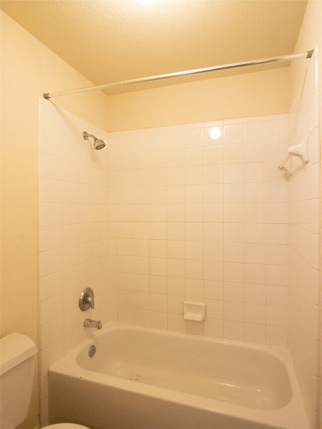 Building Photo - 21843 Grassy Hill Ln