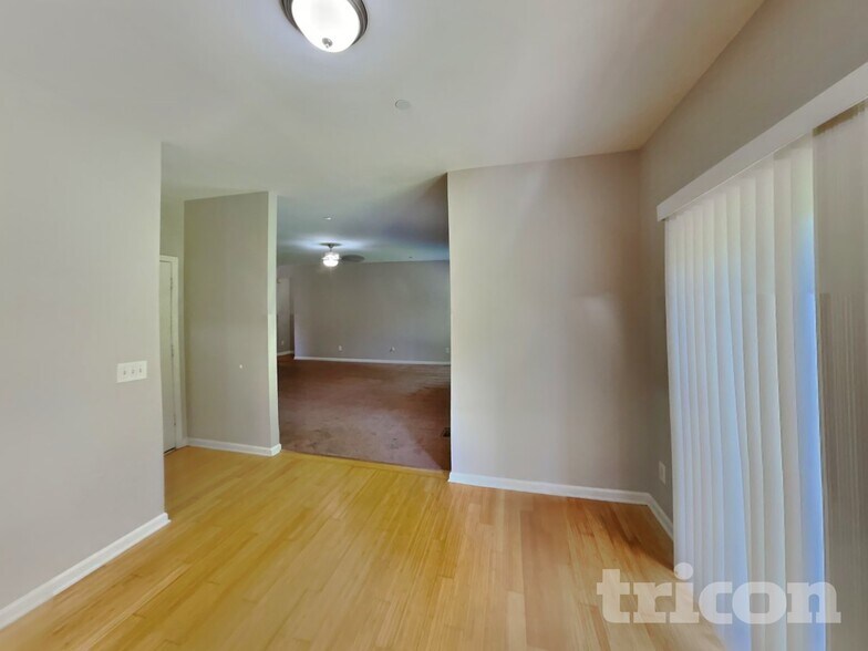 Building Photo - 4620 Van Leer Ct