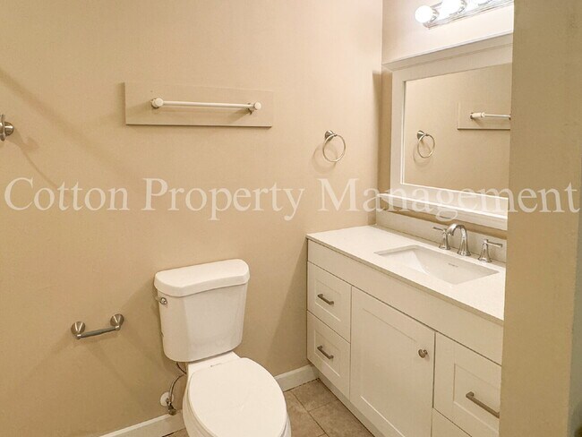 Building Photo - 4516 Greentree Rd