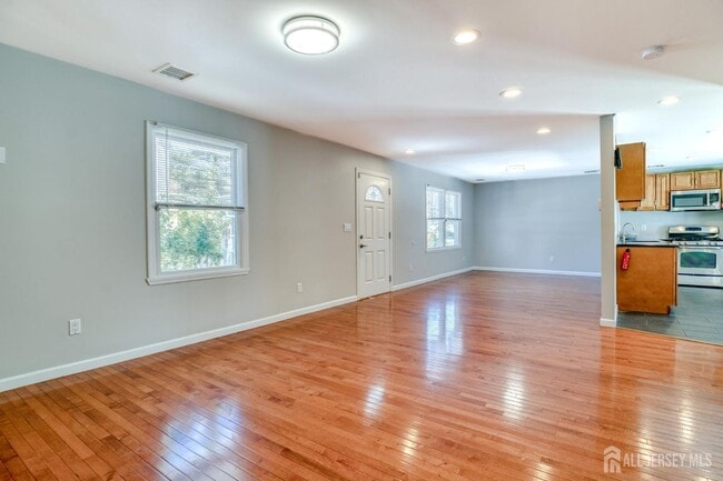 Building Photo - 3 Green Acres Ave