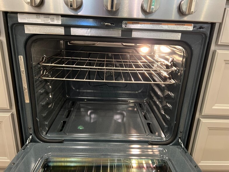 Oven - 6527 Wheatly Rd