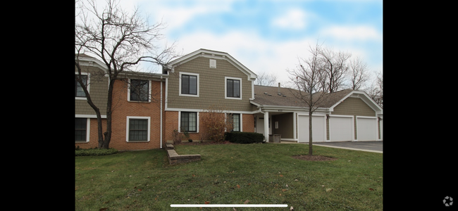 Building Photo - 403 Pinetree Ln