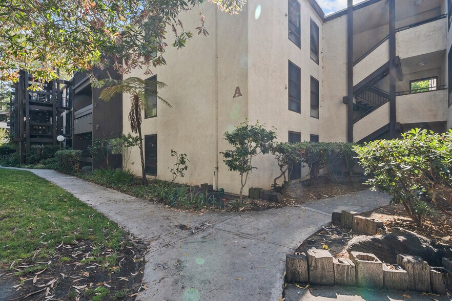 Building Photo - 7765 W 91st St