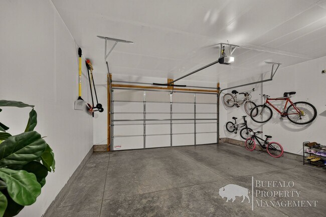 Building Photo - 1160 E Jaylee Dr