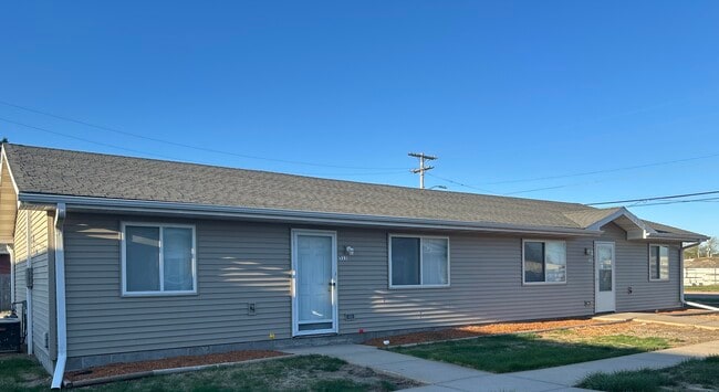 Building Photo - South Pine Apartments