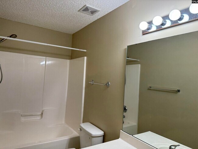 Building Photo - 179 Oldtown Dr