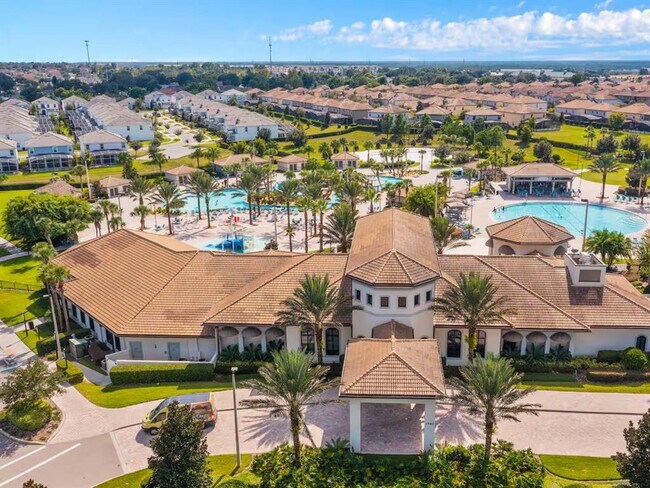 Building Photo - 1043 Splash Shot Pl