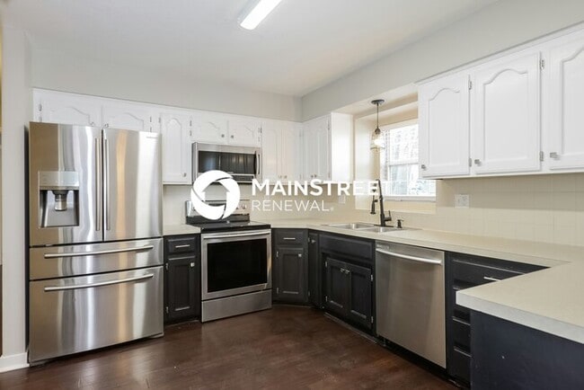 Building Photo - 3 Bedroom Pet-Friendly Home in Blue Spring...