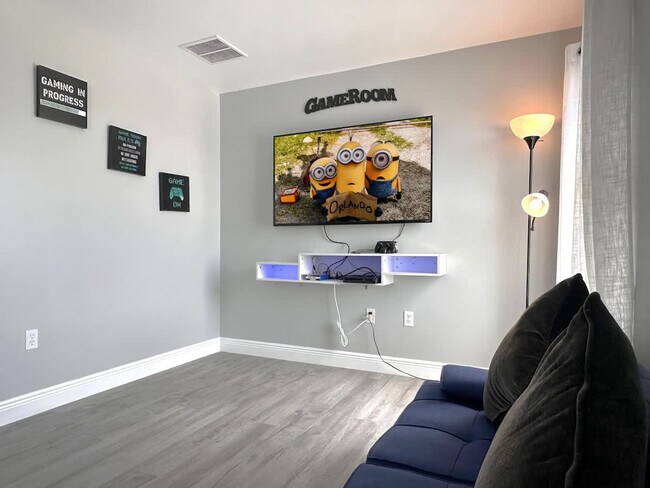 Building Photo - 421 Cabello Dr