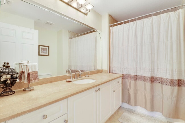 Building Photo - 2802 Sarento Pl