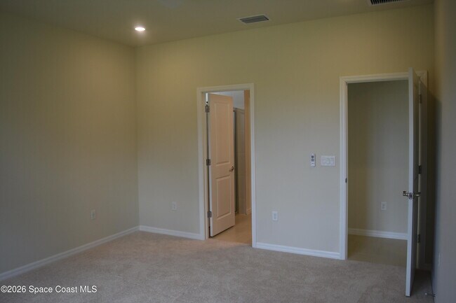 Building Photo - 5039 Sunnytime St