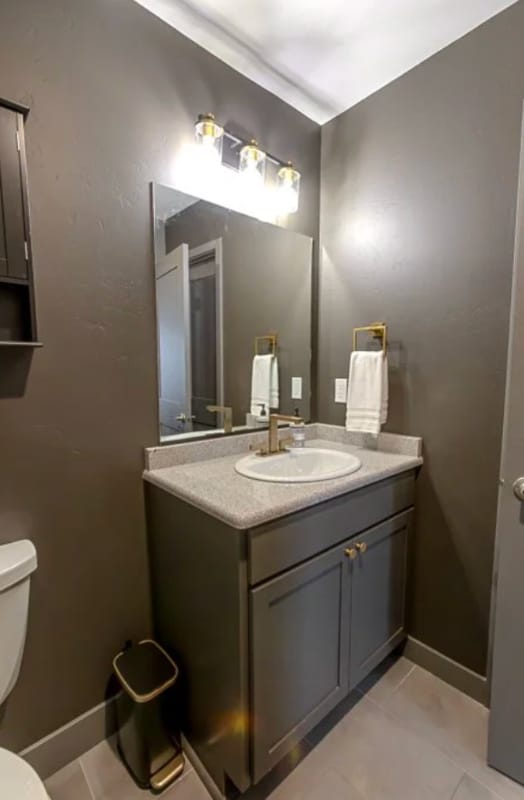 Building Photo - 219 E Coeur D'Alene Lake Dr
