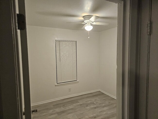 Building Photo - 515 Margil St