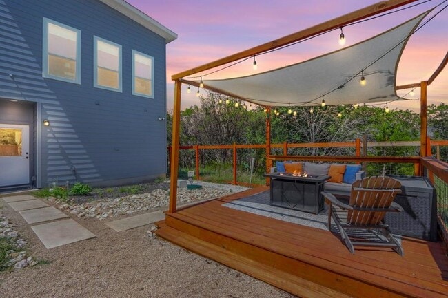 Building Photo - 2076 Dry Creek