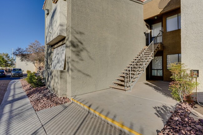 Building Photo - CHARMING 3 BEDROOM CONDO IN DESERT SHORES ...