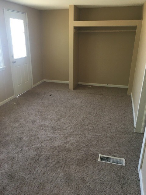 Building Photo - 330 W 1st St