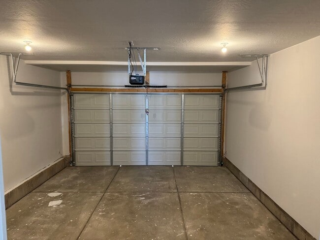 Building Photo - 2958 W Graham Lp