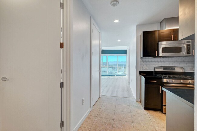 Building Photo - Panorama Towers Unit 602