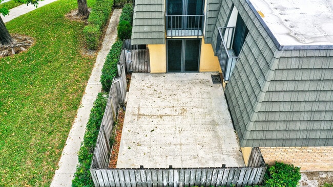 Building Photo - 311 3rd Way