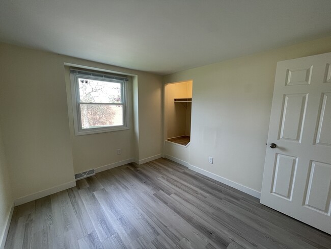 Building Photo - 1414 Ardmore Dr