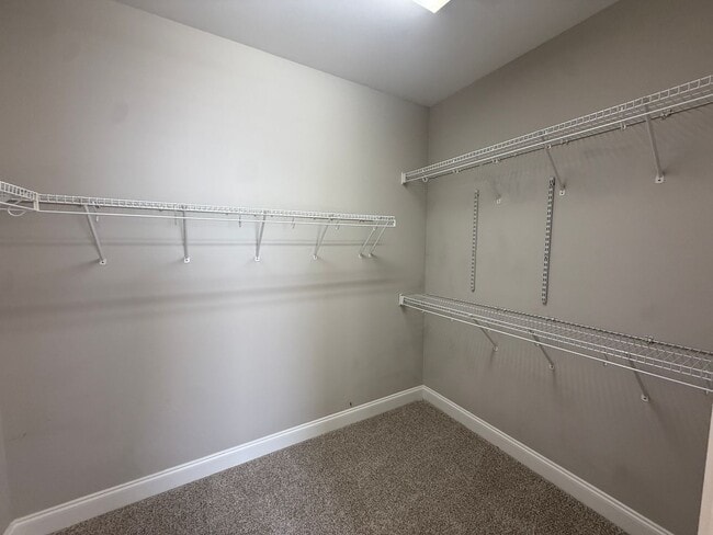 Building Photo - Well Maintained One Level Home in Gardens at Gatewood