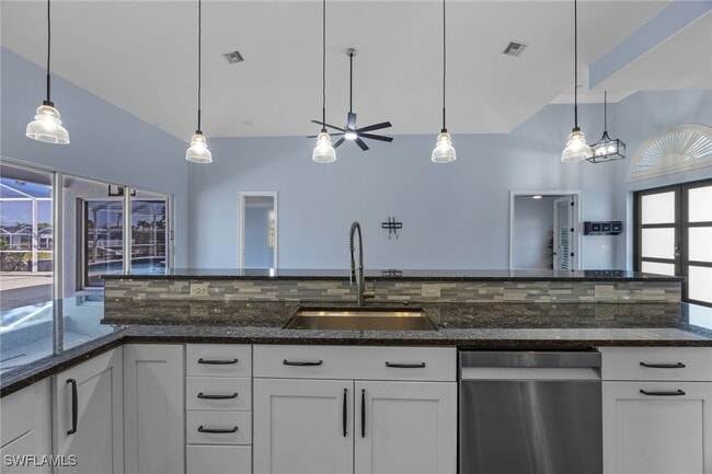 Building Photo - 5328 Mayfair Ct