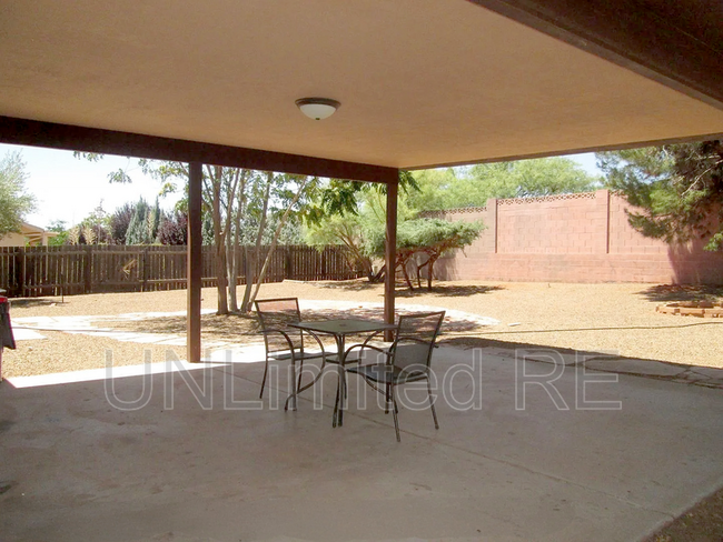 Building Photo - 355 Canyon Diablo Rd