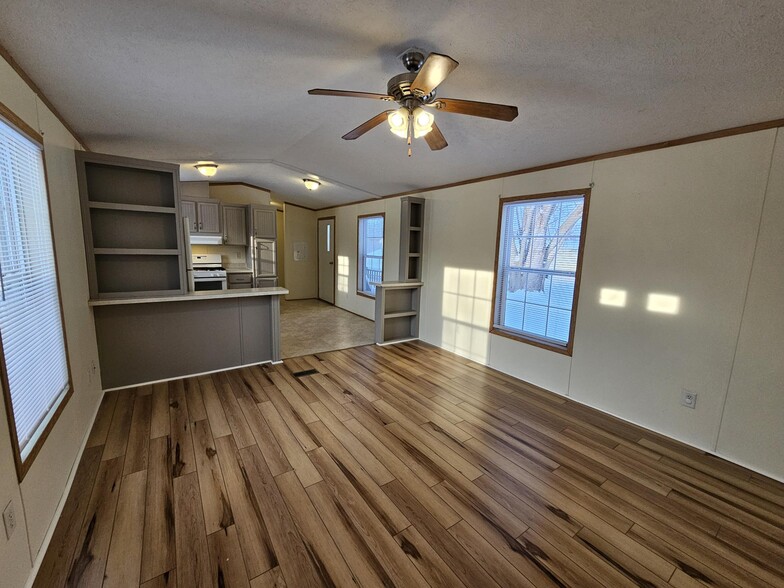 Building Photo - 54 Noble Ln