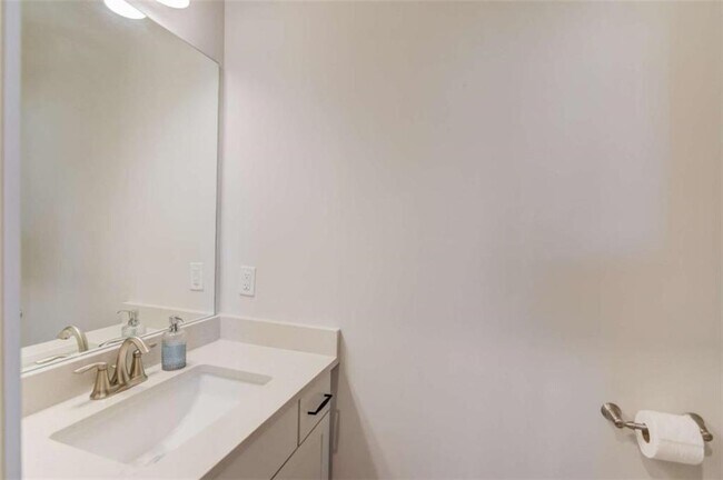 Building Photo - 60 Table Rock Ct