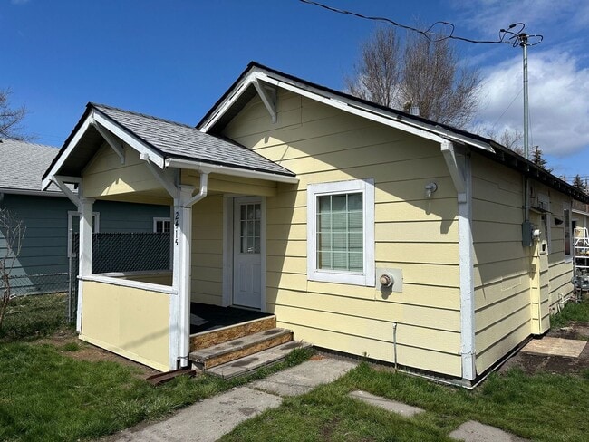 Primary Photo - 2415 Eberlein Ave