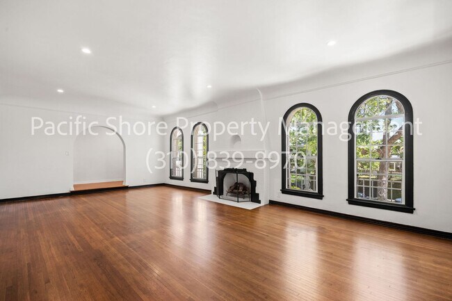 Building Photo - 107 N Mansfield Ave