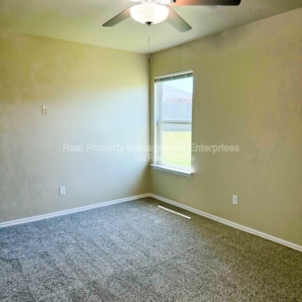 Building Photo - 13229 Bridgewater Dr