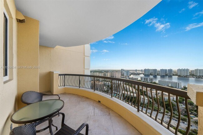 Building Photo - 17875 Collins Ave