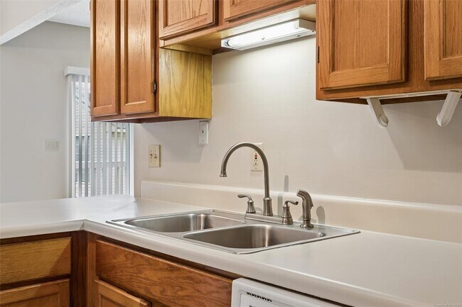 Building Photo - 5306 Aden Ct