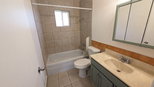 Building Photo - Great duplex unit in Sherwood!