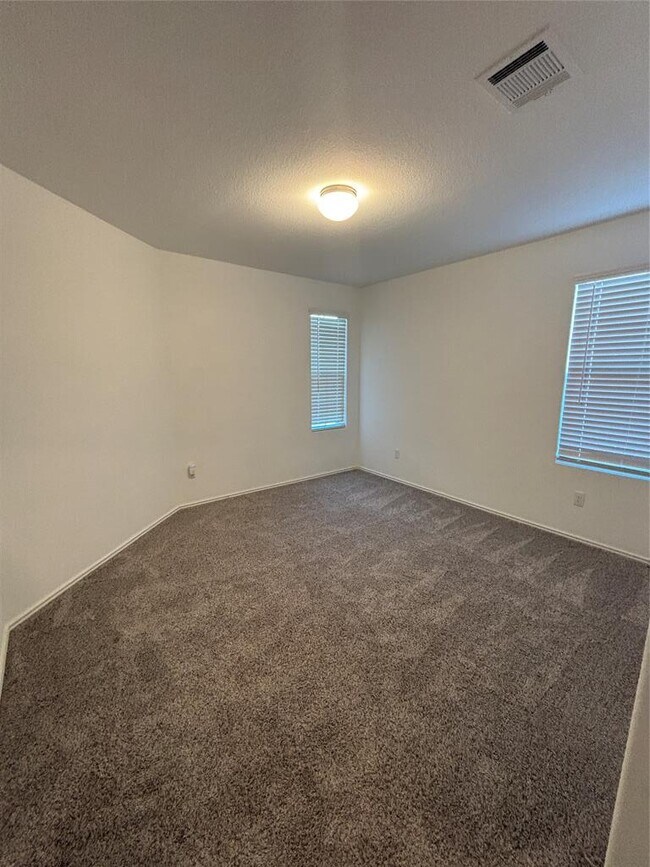 Building Photo - 309 Bronco Billy Dr