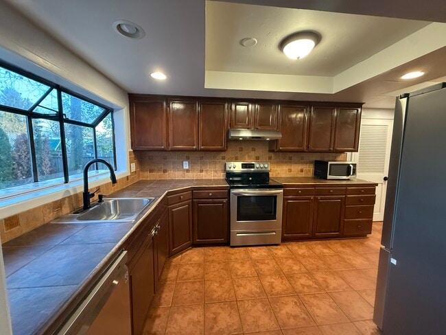 Building Photo - 11790 SW 90th Ave