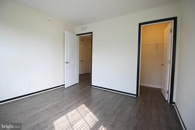 Building Photo - 14782 Mason Creek Cir