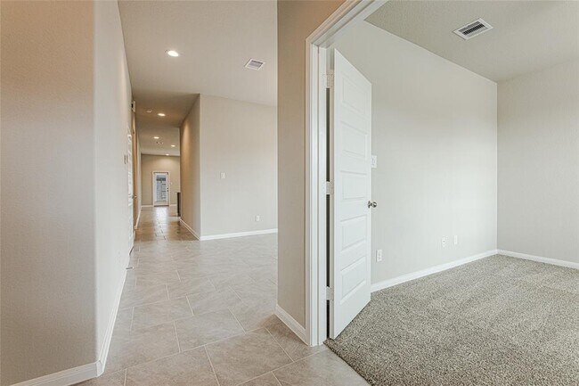 Building Photo - 503 Spring Flower Ct