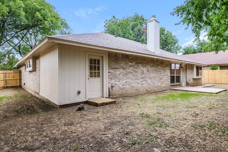 Building Photo - 107 Hollywood Dr