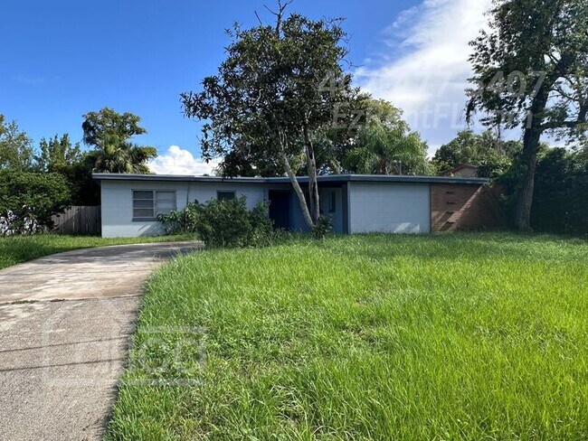 Building Photo - 3392 Bougainvillea Dr