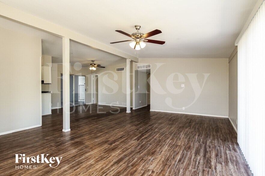 Building Photo - 8830 N 37th Ave