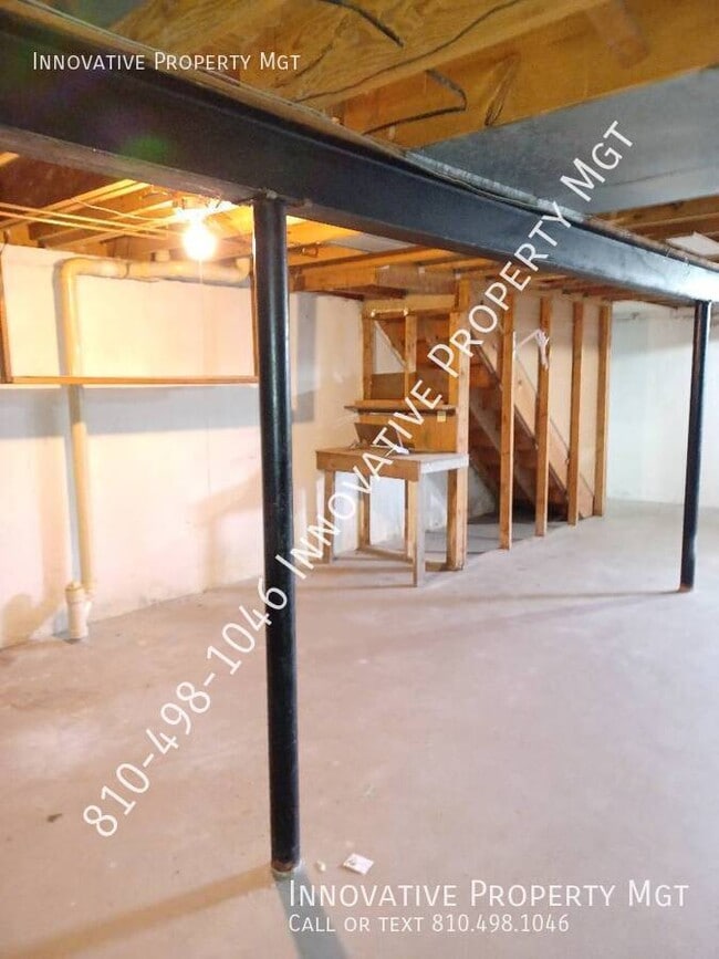 Building Photo - 6012 Holiday Gardens Dr