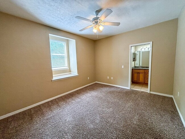 Building Photo - The Gables #29 - Pet Friendly!